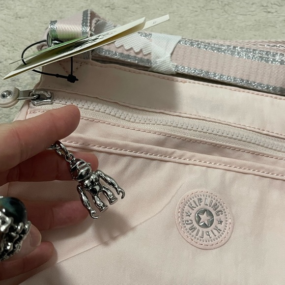 NWT Kipling Emmylou Small Crossbody Bag Orchid Pink 9.75''L x 8.5''H x 2.72”D - Picture 5 of 13